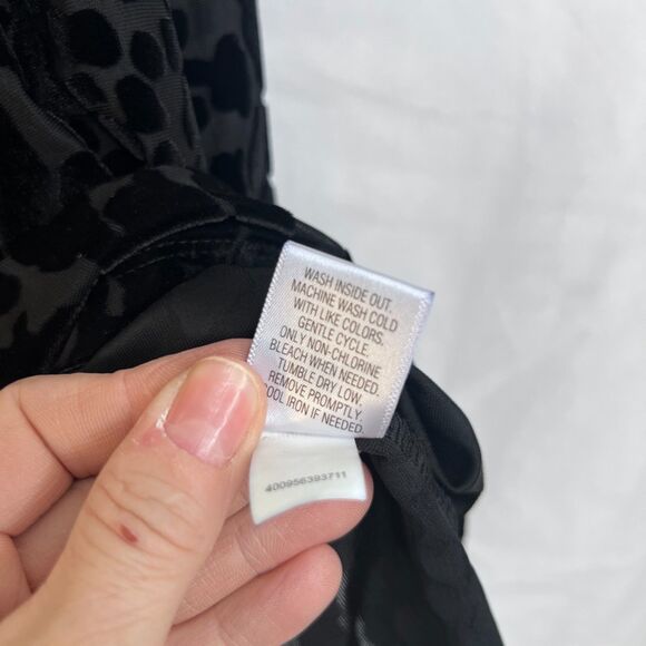 Dana Buchman Velvet Animal Print Sleeveless Tank Blouse Dressy Size Large - Picture 9 of 10